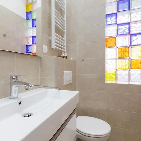 Cozy Getaway In Heart Of - J Zagreb